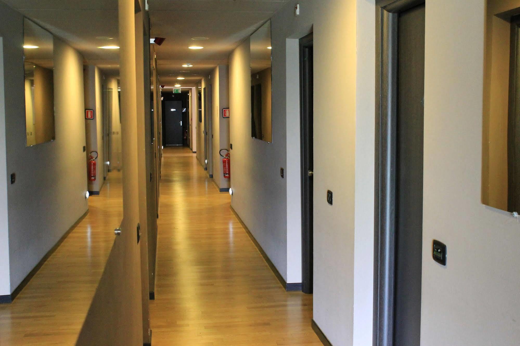Eq Hotel Travagliato Eksteriør billede